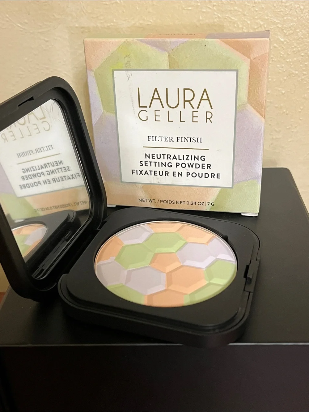 Laura Geller filter finish neutralizing setting powder